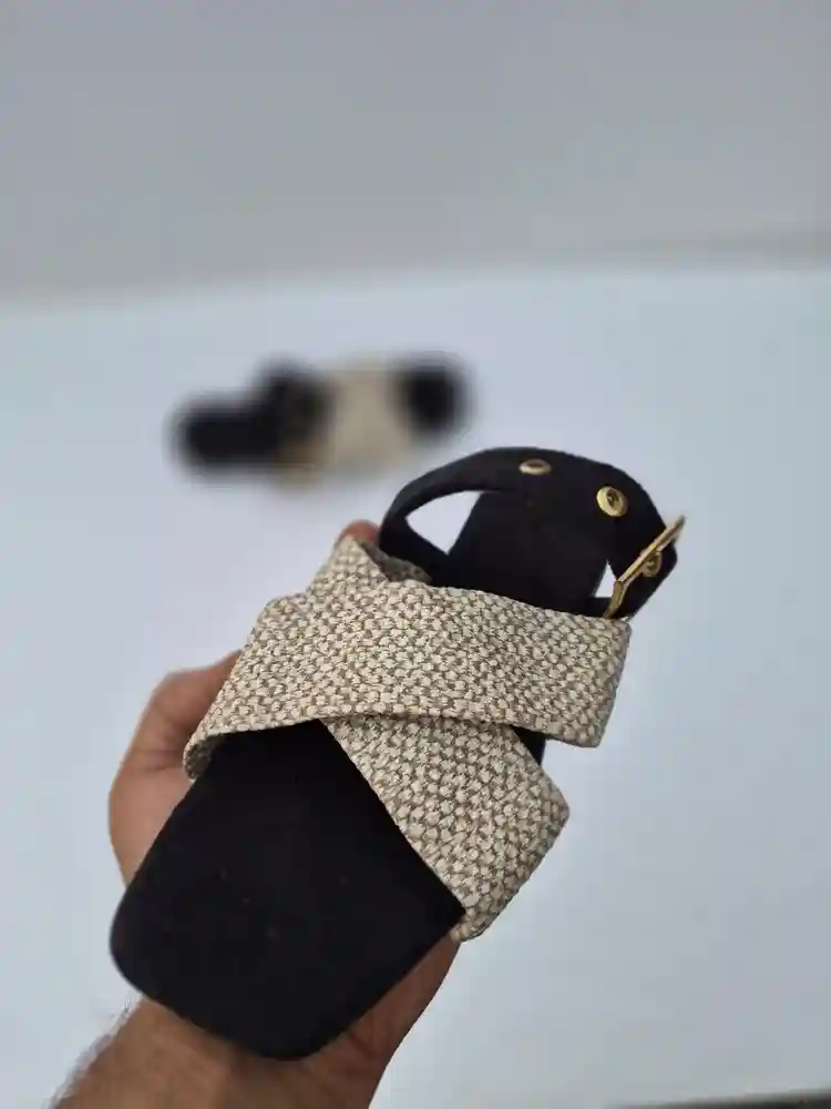 صندل زنانه مراکشی تخت ضربدری کرم مشکی کد 242